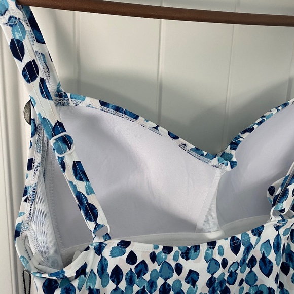 NWT Nip Tuck Petal Plunge Isla One Piece Size 8 - Picture 10 of 14